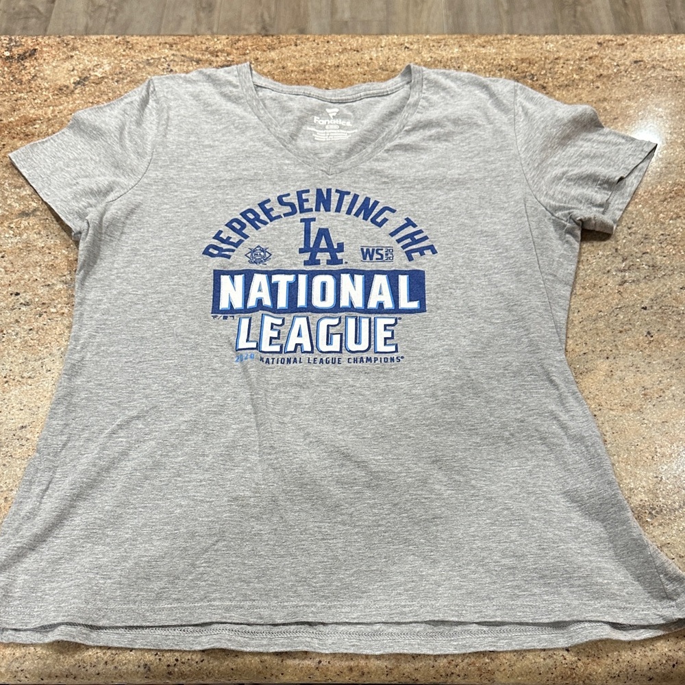 Fanatics Gray V-Neck T-Shirt